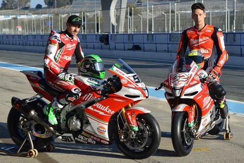 WSB: Milwaukee Aprilia lift covers off RSV4 challenger