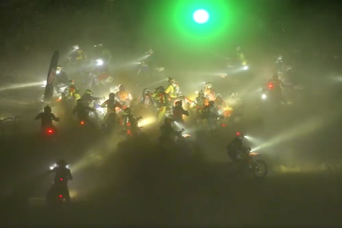 Video: This night time desert race looks mad