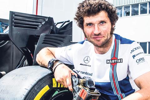 Guy Martin lends a hand in F1