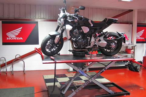 MCN Fleet: CB1000R+ first service and new luggage