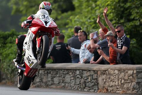 TT 2018: Ryan Kneen completes practice lap in brother's honour