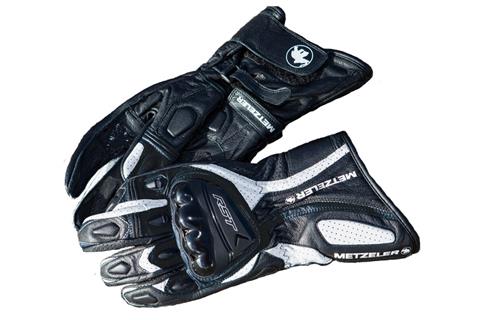 Metzeler give away free RST gloves