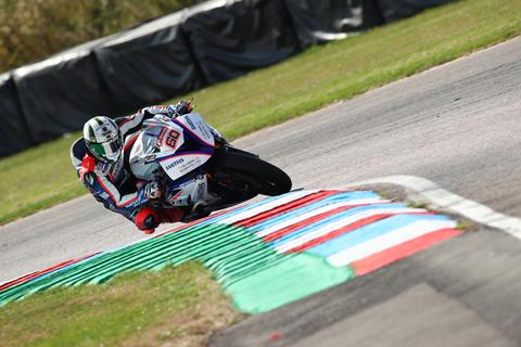 BSB: Hickman leads the way at sweltering Thruxton