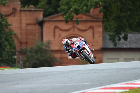 BSB: Dixon quickest in wet and dry as Showdown begins at Oulton