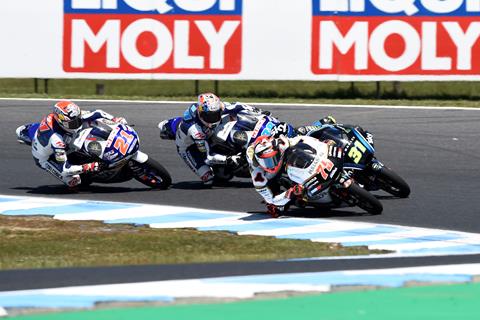 Moto3: Arenas wins big as title contenders struggle