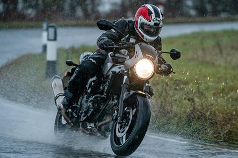 Like dodging downpours? Find out how to ride your motorcycle in rain