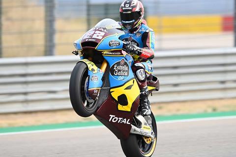 Moto2: Sam Lowes wins his third consecutive race at the Teruel GP