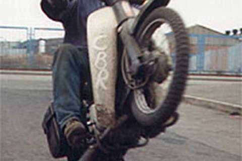 Scooter stunts: First pictures 