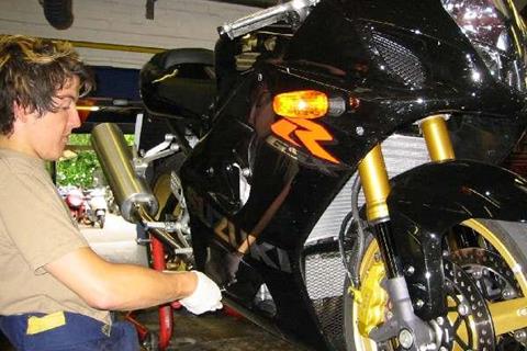 GSX-R breezes service